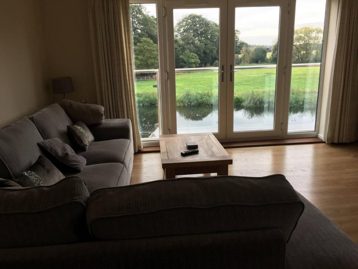Penthouse Apartment On The River - 65 Skipper Way Saint Neots Exterior foto