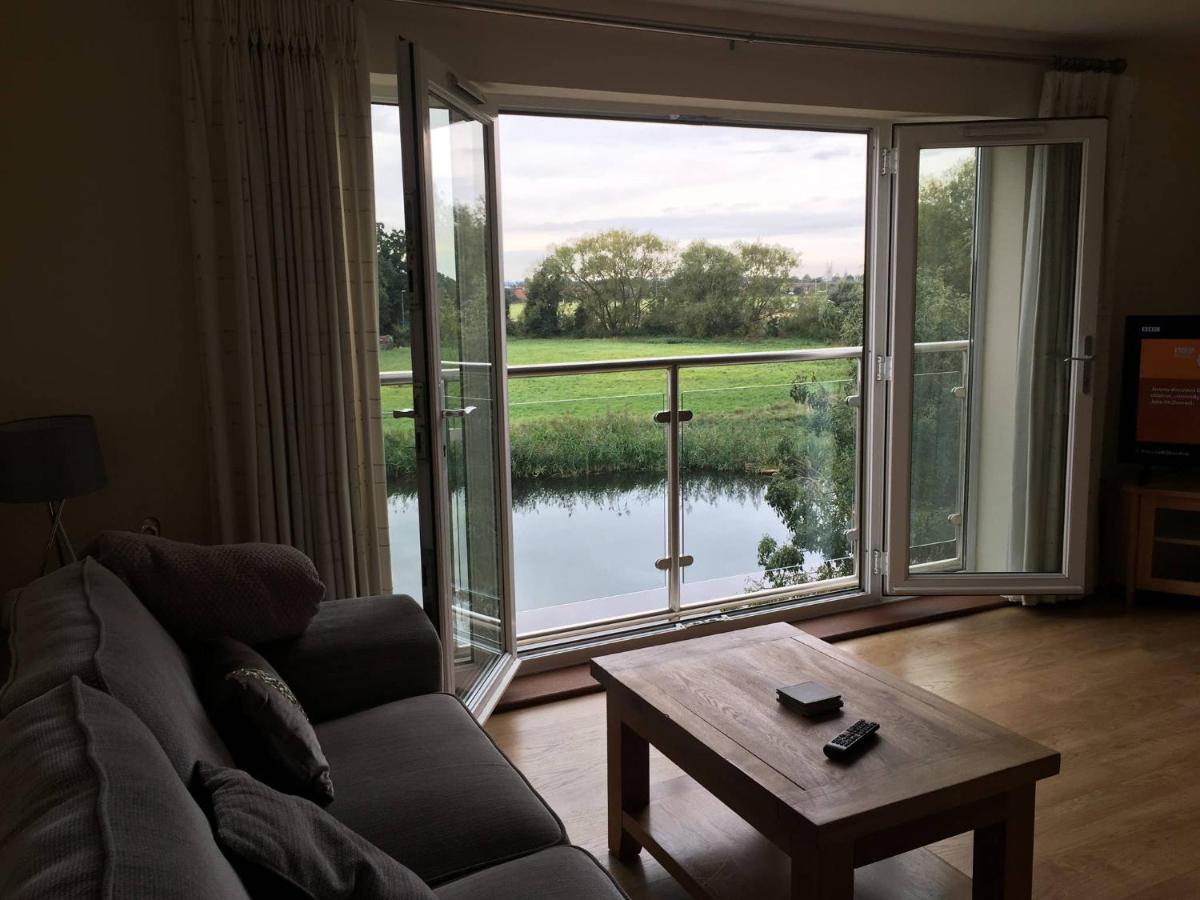 Penthouse Apartment On The River - 65 Skipper Way Saint Neots Exterior foto