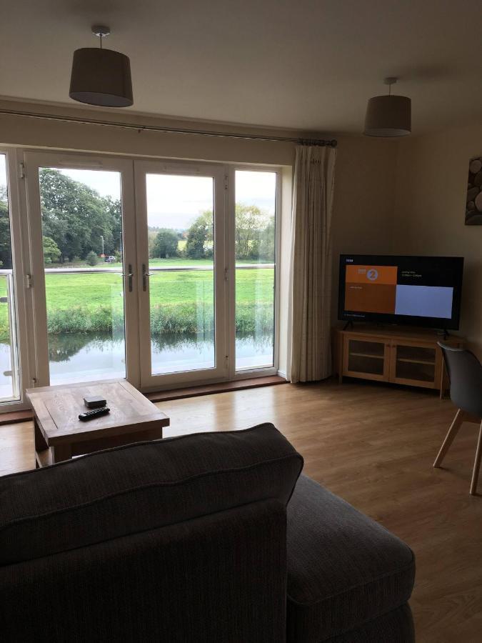 Penthouse Apartment On The River - 65 Skipper Way Saint Neots Exterior foto