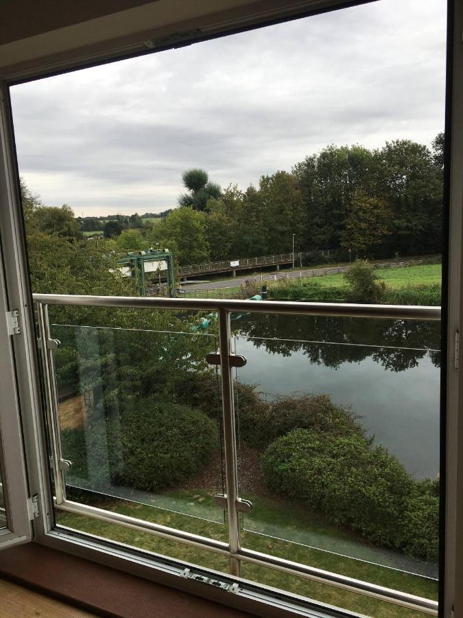 Penthouse Apartment On The River - 65 Skipper Way Saint Neots Exterior foto